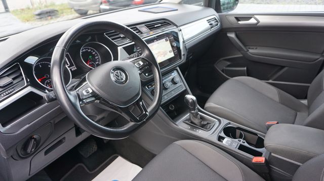 Fahrzeugabbildung Volkswagen Touran AUTOMATIK+NAVI+SHZ+TEMPOMAT Touran Trendl