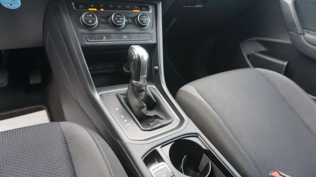 Fahrzeugabbildung Volkswagen Touran AUTOMATIK+NAVI+SHZ+TEMPOMAT Touran Trendl