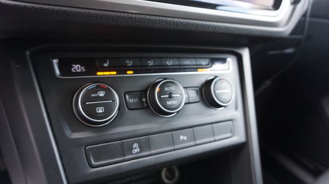 Fahrzeugabbildung Volkswagen Touran AUTOMATIK+NAVI+SHZ+TEMPOMAT Touran Trendl