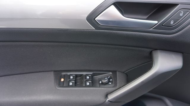 Fahrzeugabbildung Volkswagen Touran AUTOMATIK+NAVI+SHZ+TEMPOMAT Touran Trendl