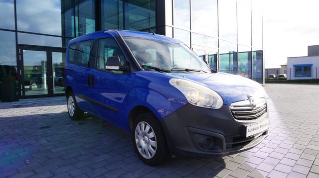 Fahrzeugabbildung Opel Combo NAVIGATION+AHK+EINPARKHILFE Combo D Select