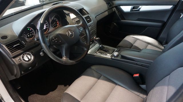 Fahrzeugabbildung Mercedes-Benz C 180 T CGI AUTOMATIK+TEMPOMAT+SHZ+PDC