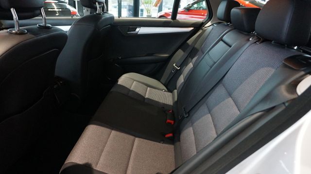 Fahrzeugabbildung Mercedes-Benz C 180 T CGI AUTOMATIK+TEMPOMAT+SHZ+PDC