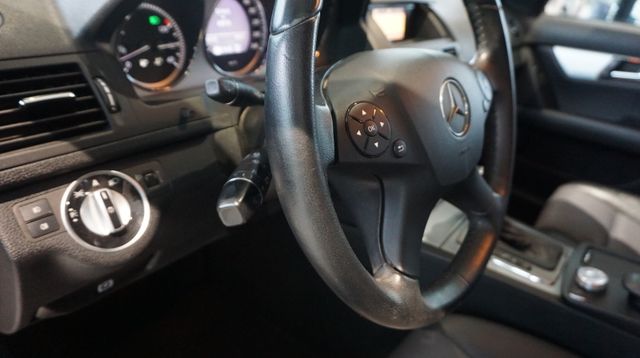 Fahrzeugabbildung Mercedes-Benz C 180 T CGI AUTOMATIK+TEMPOMAT+SHZ+PDC