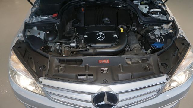Fahrzeugabbildung Mercedes-Benz C 180 T CGI AUTOMATIK+TEMPOMAT+SHZ+PDC