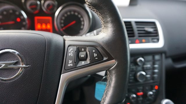 Fahrzeugabbildung Opel Meriva B AUTOMATIK+KAMERA+SHZ+TEMPOMAT Innovatio