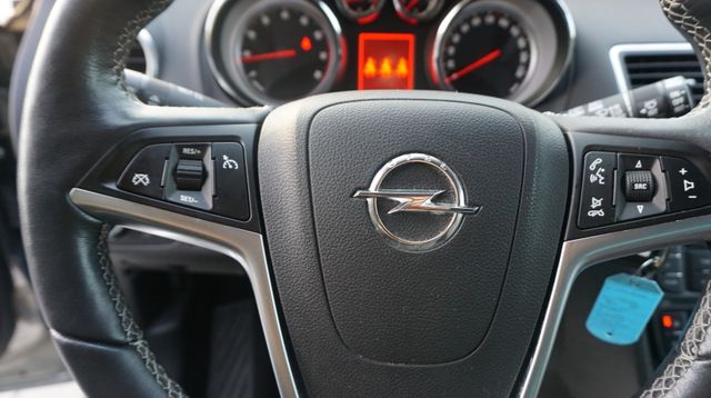 Fahrzeugabbildung Opel Meriva B AUTOMATIK+KAMERA+SHZ+TEMPOMAT Innovatio