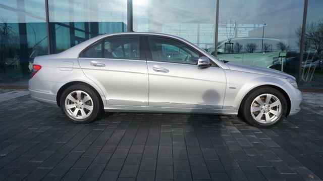 Fahrzeugabbildung Mercedes-Benz C 180 CGI BlueEfficiency AUTOMATIK+SHZ+TEMPOMAT+