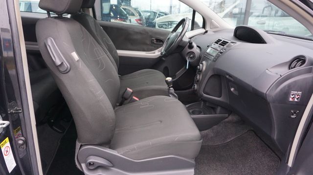 Fahrzeugabbildung Toyota Yaris KLIMA+EINPARKHILFE+TÜV ASU NEU Cool+