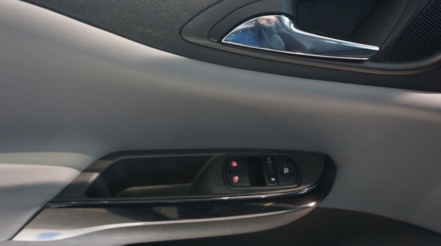 Fahrzeugabbildung Opel Corsa E AUTOMATIK+SITZHEIZUNG+TEMPOMAT+ALU Innov