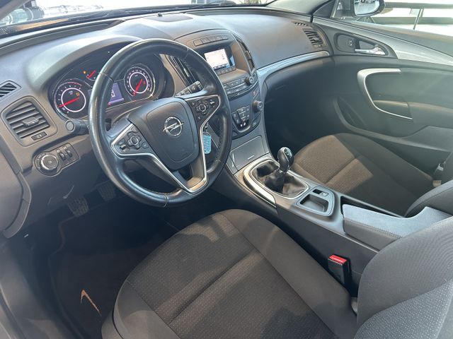 Fahrzeugabbildung Opel Insignia A Sports Tourer TEMPOMAT+AHK+PDC Select