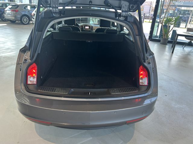 Fahrzeugabbildung Opel Insignia A Sports Tourer TEMPOMAT+AHK+PDC Select