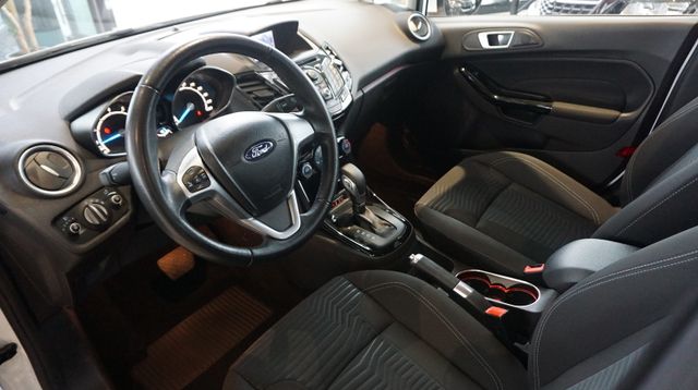 Fahrzeugabbildung Ford Fiesta AUTOMATIK+NAVIGATION+SITZHEIZUNG+PDC Tita