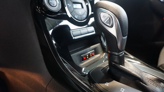 Fahrzeugabbildung Ford Fiesta AUTOMATIK+NAVIGATION+SITZHEIZUNG+PDC Tita