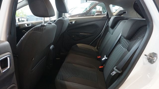Fahrzeugabbildung Ford Fiesta AUTOMATIK+NAVIGATION+SITZHEIZUNG+PDC Tita