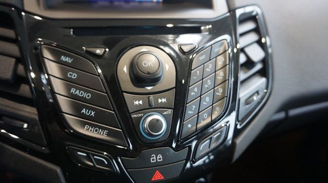 Fahrzeugabbildung Ford Fiesta AUTOMATIK+NAVIGATION+SITZHEIZUNG+PDC Tita
