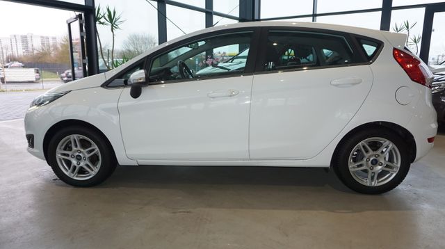 Fahrzeugabbildung Ford Fiesta AUTOMATIK+NAVIGATION+SITZHEIZUNG+PDC Tita