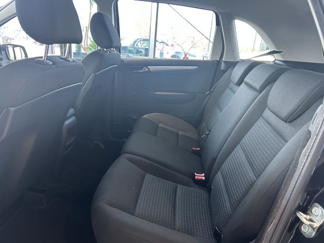 Fahrzeugabbildung Mercedes-Benz B 200 AUTOMATIK+SITZHEIZUNG+TEMPOMAT+PDC