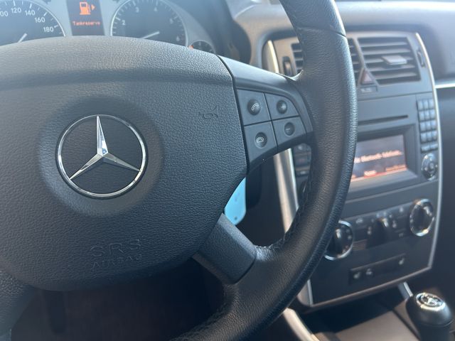 Fahrzeugabbildung Mercedes-Benz B 200 AUTOMATIK+SITZHEIZUNG+TEMPOMAT+PDC