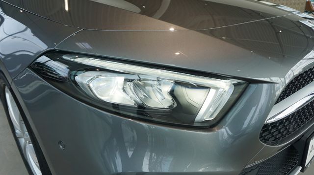 Fahrzeugabbildung Mercedes-Benz A 180 A 180 A A 180 AUTOMATIK+NAVIGATION+SHZ+T