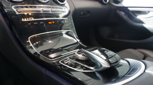 Fahrzeugabbildung Mercedes-Benz C 180 C 180 C T-Modell C 180 T AUTOMATIK+NAVI
