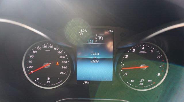 Fahrzeugabbildung Mercedes-Benz C 180 C 180 C T-Modell C 180 T AUTOMATIK+NAVI