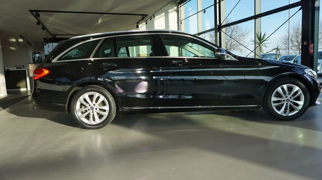 Fahrzeugabbildung Mercedes-Benz C 180 C 180 C T-Modell C 180 T AUTOMATIK+NAVI
