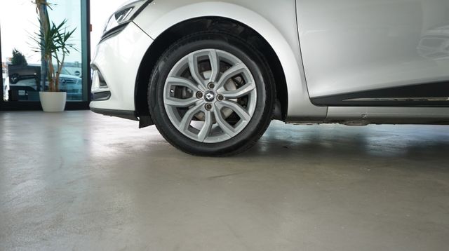 Fahrzeugabbildung Renault Clio AUTOMATIK+NAVIGATION+TEMPOMAT+PDC Intens