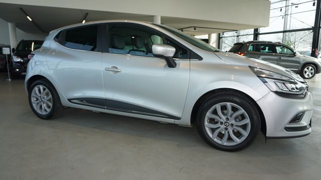 Fahrzeugabbildung Renault Clio AUTOMATIK+NAVIGATION+TEMPOMAT+PDC Intens