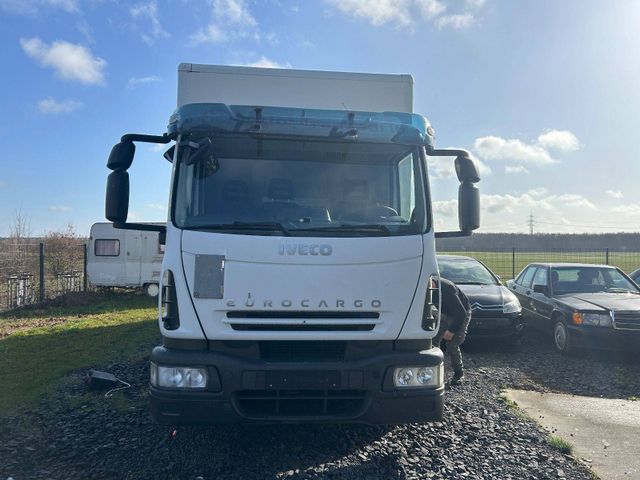 Fahrzeugabbildung Iveco m122