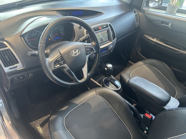 Fahrzeugabbildung Hyundai i20 AUTOMATIK+NAVI+SCHIEBEDACH+AHK i20 Style