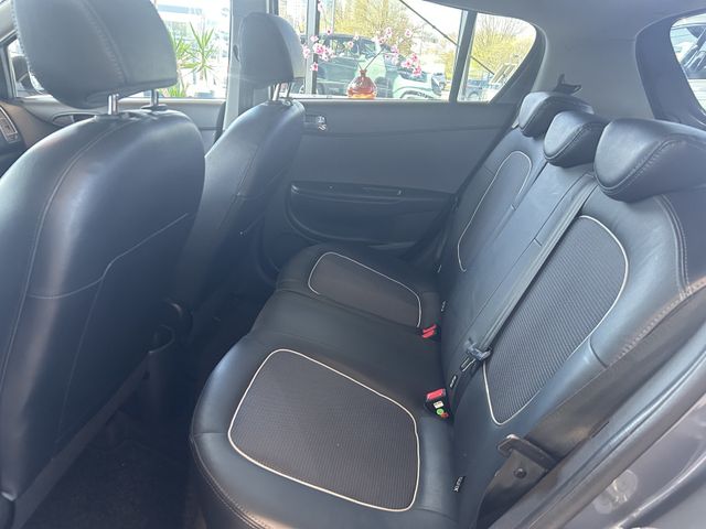 Fahrzeugabbildung Hyundai i20 AUTOMATIK+NAVI+SCHIEBEDACH+AHK i20 Style
