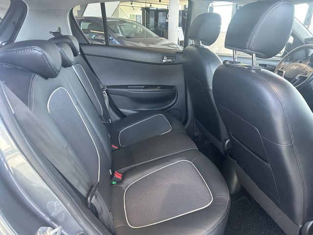 Fahrzeugabbildung Hyundai i20 AUTOMATIK+NAVI+SCHIEBEDACH+AHK i20 Style