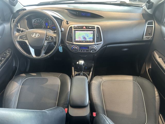 Fahrzeugabbildung Hyundai i20 AUTOMATIK+NAVI+SCHIEBEDACH+AHK i20 Style