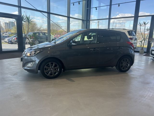 Fahrzeugabbildung Hyundai i20 AUTOMATIK+NAVI+SCHIEBEDACH+AHK i20 Style