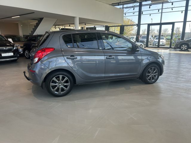 Fahrzeugabbildung Hyundai i20 AUTOMATIK+NAVI+SCHIEBEDACH+AHK i20 Style