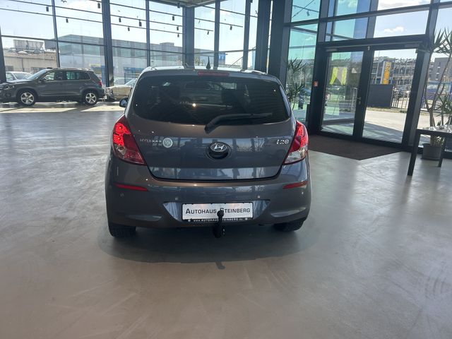 Fahrzeugabbildung Hyundai i20 AUTOMATIK+NAVI+SCHIEBEDACH+AHK i20 Style