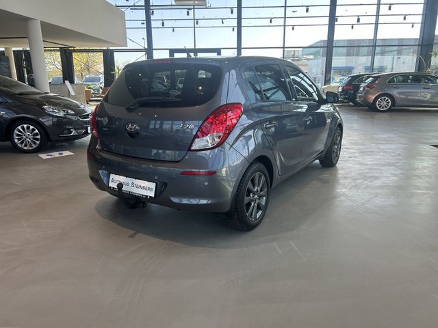 Fahrzeugabbildung Hyundai i20 AUTOMATIK+NAVI+SCHIEBEDACH+AHK i20 Style