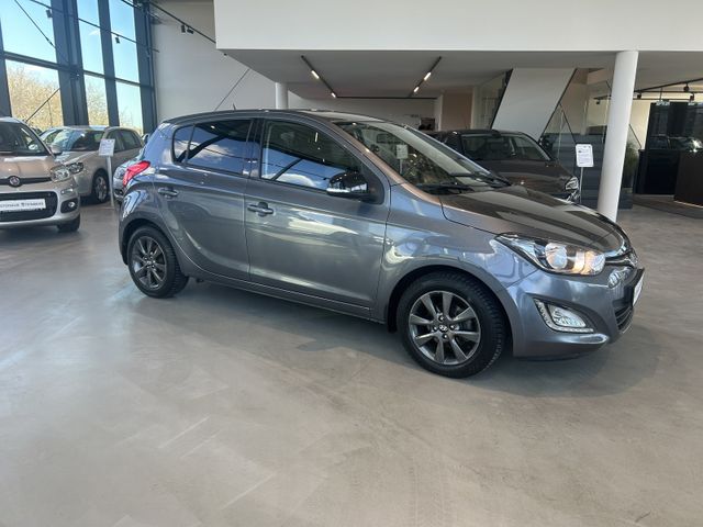 Fahrzeugabbildung Hyundai i20 AUTOMATIK+NAVI+SCHIEBEDACH+AHK i20 Style