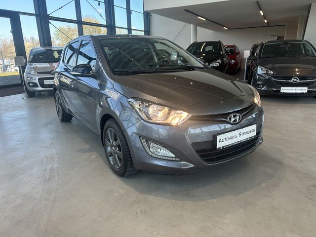 Fahrzeugabbildung Hyundai i20 AUTOMATIK+NAVI+SCHIEBEDACH+AHK i20 Style