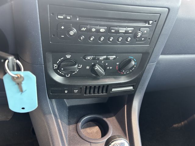 Fahrzeugabbildung Peugeot 1007 AUTOMATIK+EINPARKHILFE+TÜV ASU NEU 1007 Pre