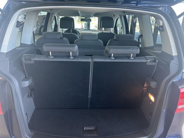 Fahrzeugabbildung Volkswagen Touran SITZHEIZUNG+TEMPOMAT+7 SITZE+PDC Touran C