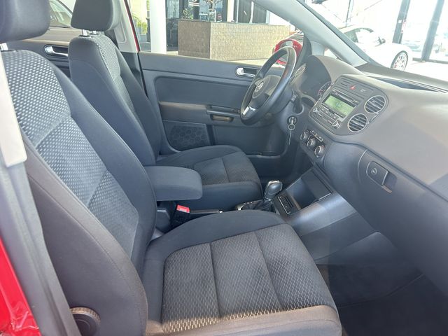 Fahrzeugabbildung Volkswagen Golf AUTOMATIK+1 HAND+EINPARKHILFE Golf Plus VI