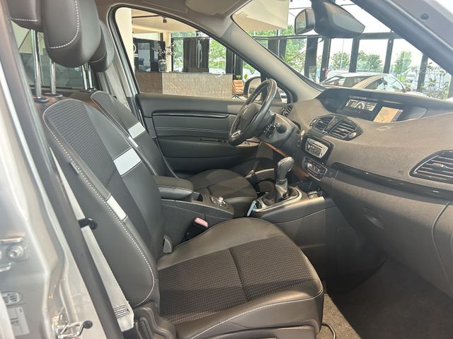 Fahrzeugabbildung Renault Scenic Scenic III Grand BOSE Edition AUTOMATIK+