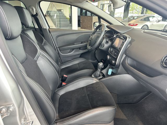 Fahrzeugabbildung Renault Clio AUTOMATIK+NAVIGATION+PDC+TEMPOMAT Clio IV