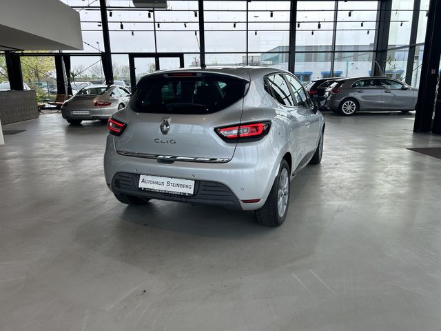 Fahrzeugabbildung Renault Clio AUTOMATIK+NAVIGATION+PDC+TEMPOMAT Clio IV