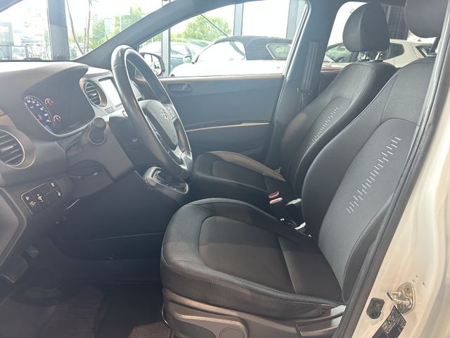 Fahrzeugabbildung Hyundai i10 AUTOMATIK+NAVIGATION+SITZHEIZUNG+PDC i10 Pas