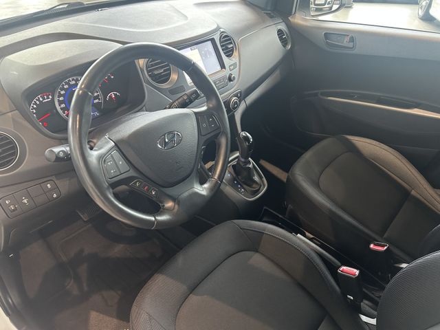 Fahrzeugabbildung Hyundai i10 AUTOMATIK+NAVIGATION+SITZHEIZUNG+PDC i10 Pas