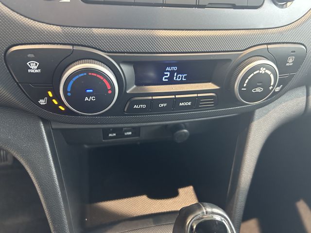 Fahrzeugabbildung Hyundai i10 AUTOMATIK+NAVIGATION+SITZHEIZUNG+PDC i10 Pas