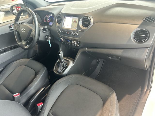 Fahrzeugabbildung Hyundai i10 AUTOMATIK+NAVIGATION+SITZHEIZUNG+PDC i10 Pas